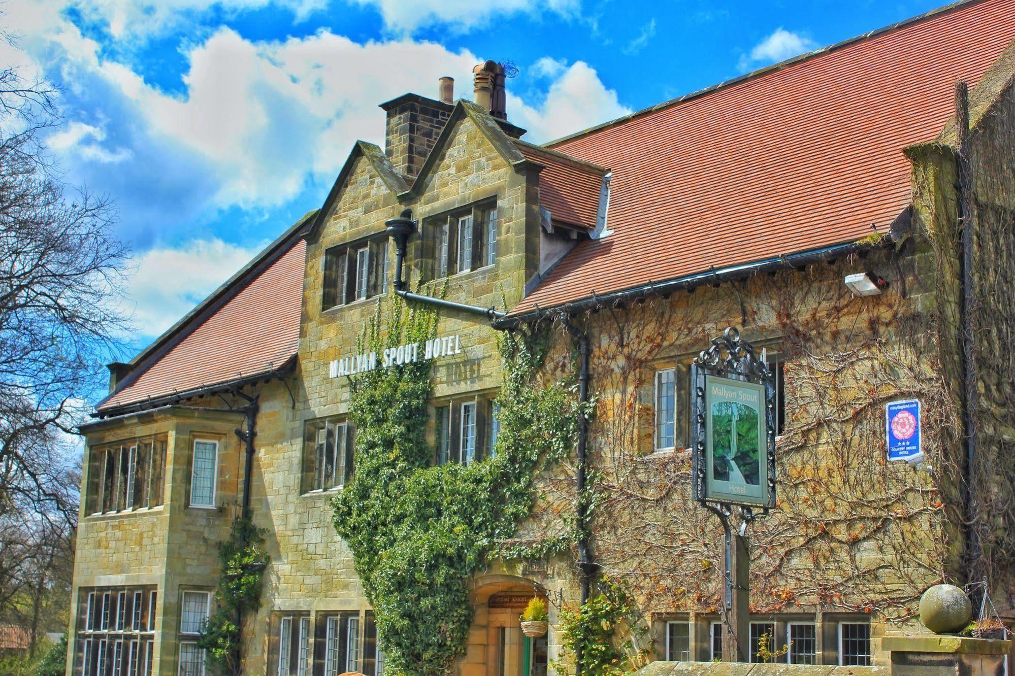 Mallyan Spout Hotel Goathland Eksteriør billede