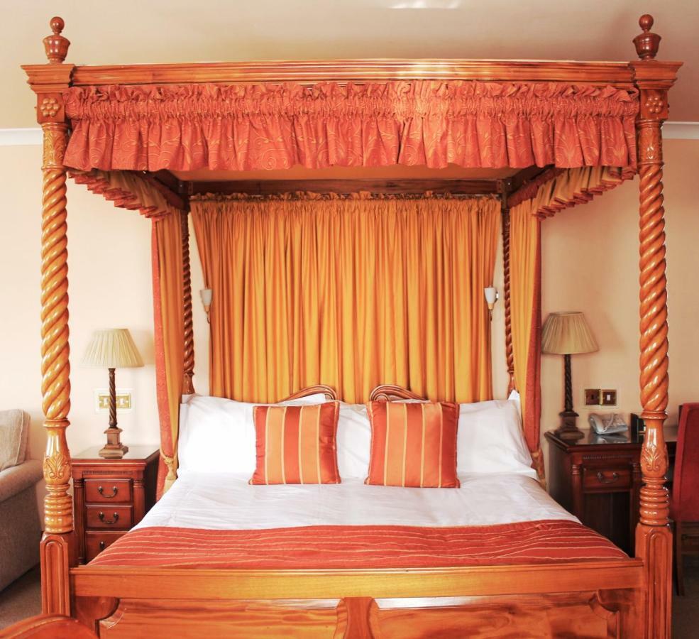 Mallyan Spout Hotel Goathland Eksteriør billede